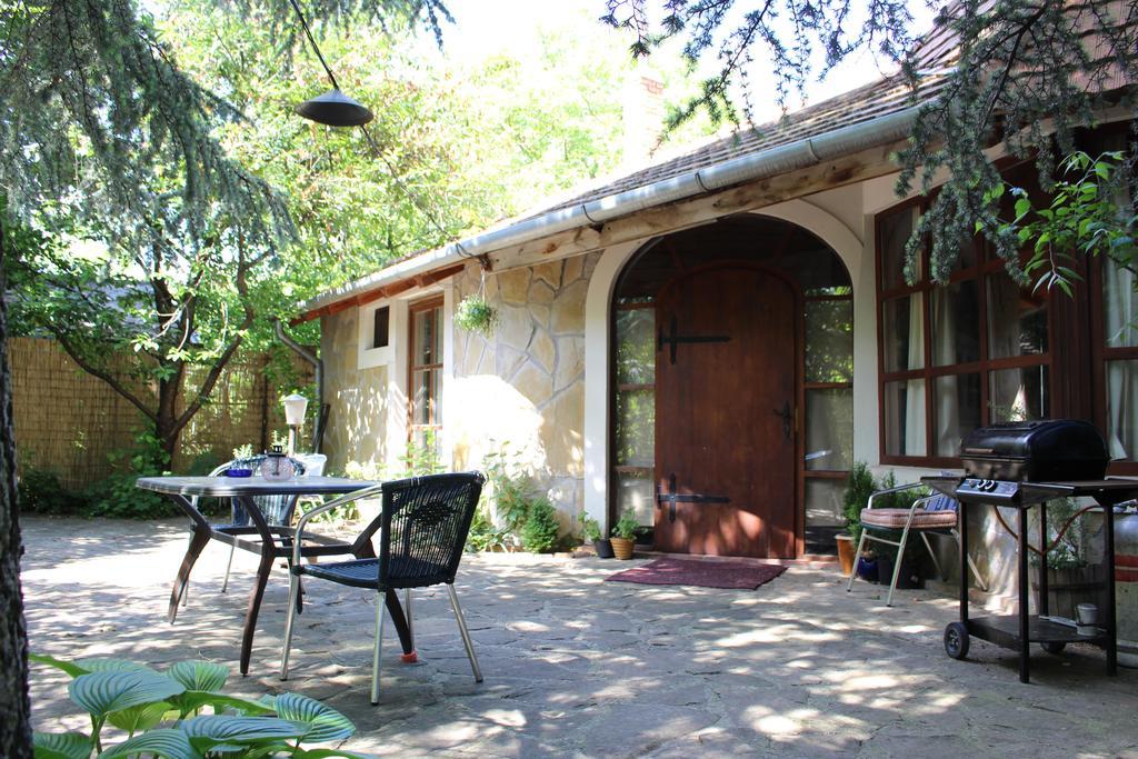 Arlekin Apartman Apartamento Hévíz Exterior foto